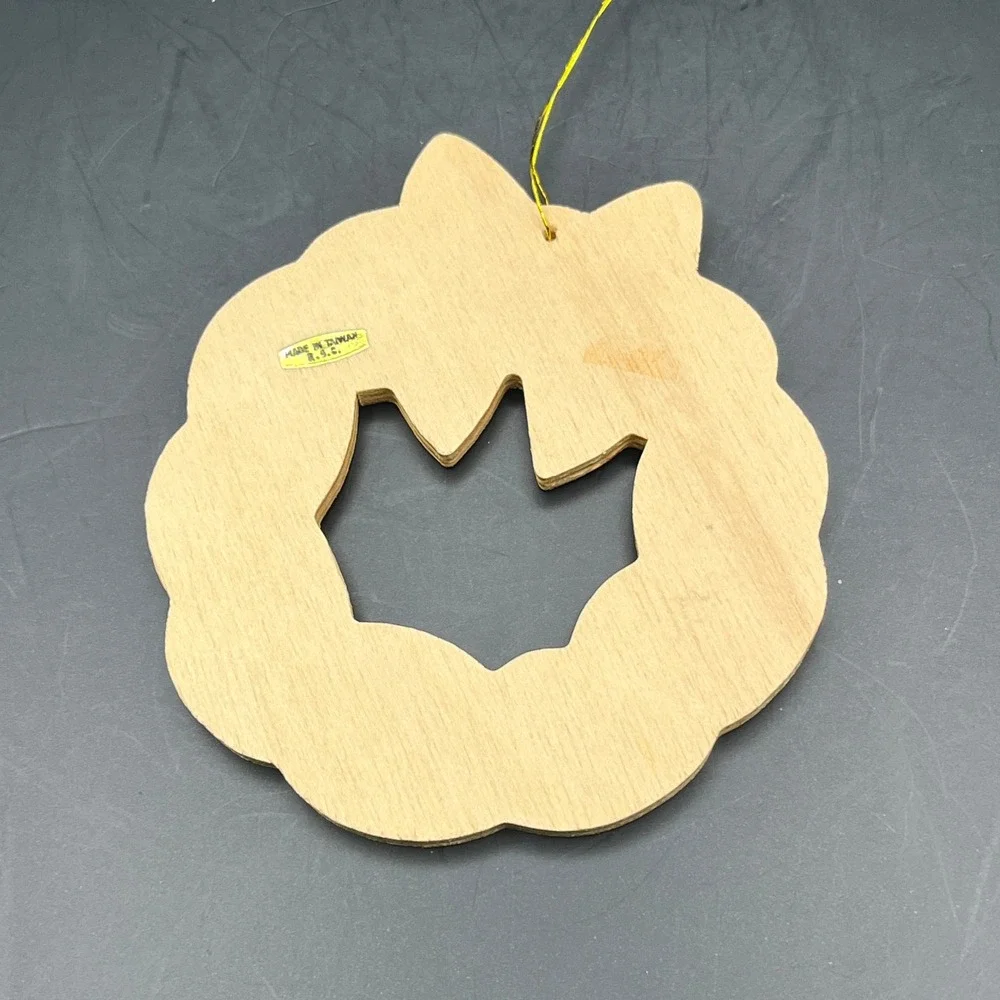 Vtg Lot of Misc.‎ Wooden Christmas Ornaments Soldier Santa Cat Dog Wreath Peace